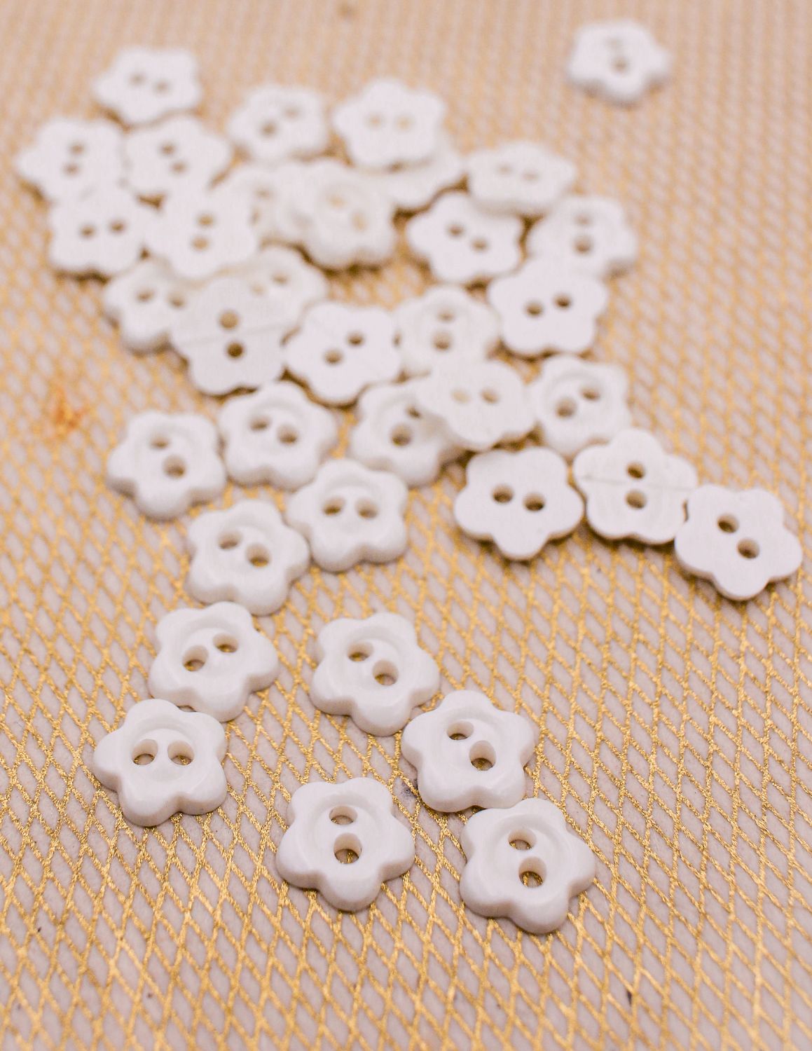 Pixie Packs Buttons - White Flower 3/8"
