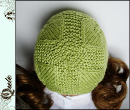 Goldie Hat Knitting Pattern
